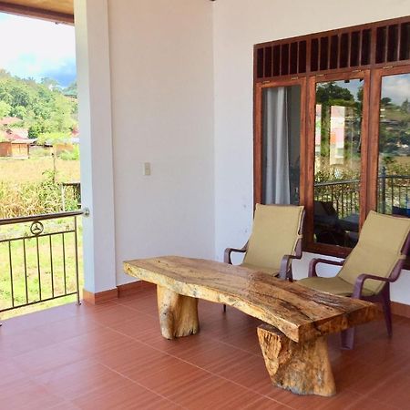 Bed and Breakfast Toba Sunset Тук-Тук Экстерьер фото