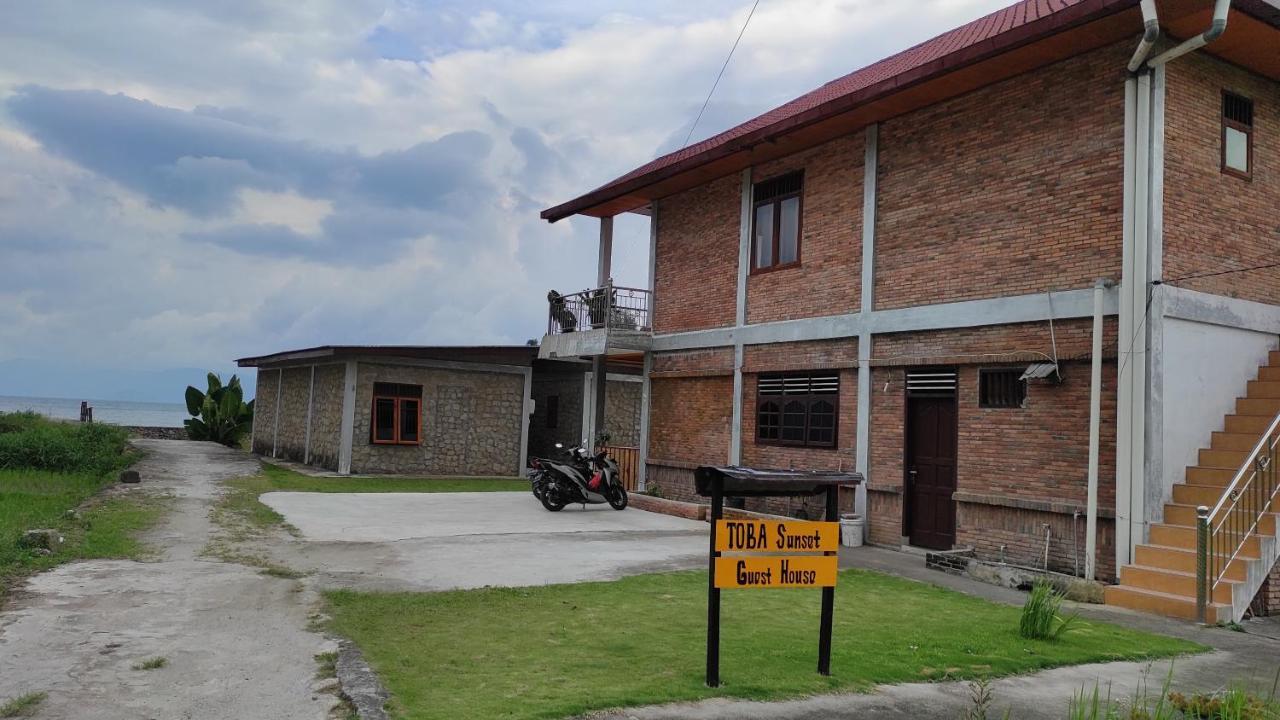 Bed and Breakfast Toba Sunset Тук-Тук Экстерьер фото